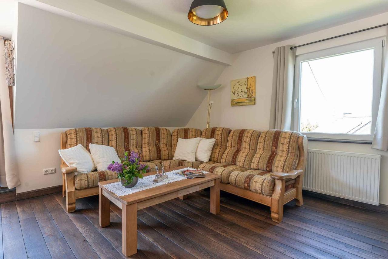 Altes Forsthaus - Im Obergeschoss Apartment Ormont